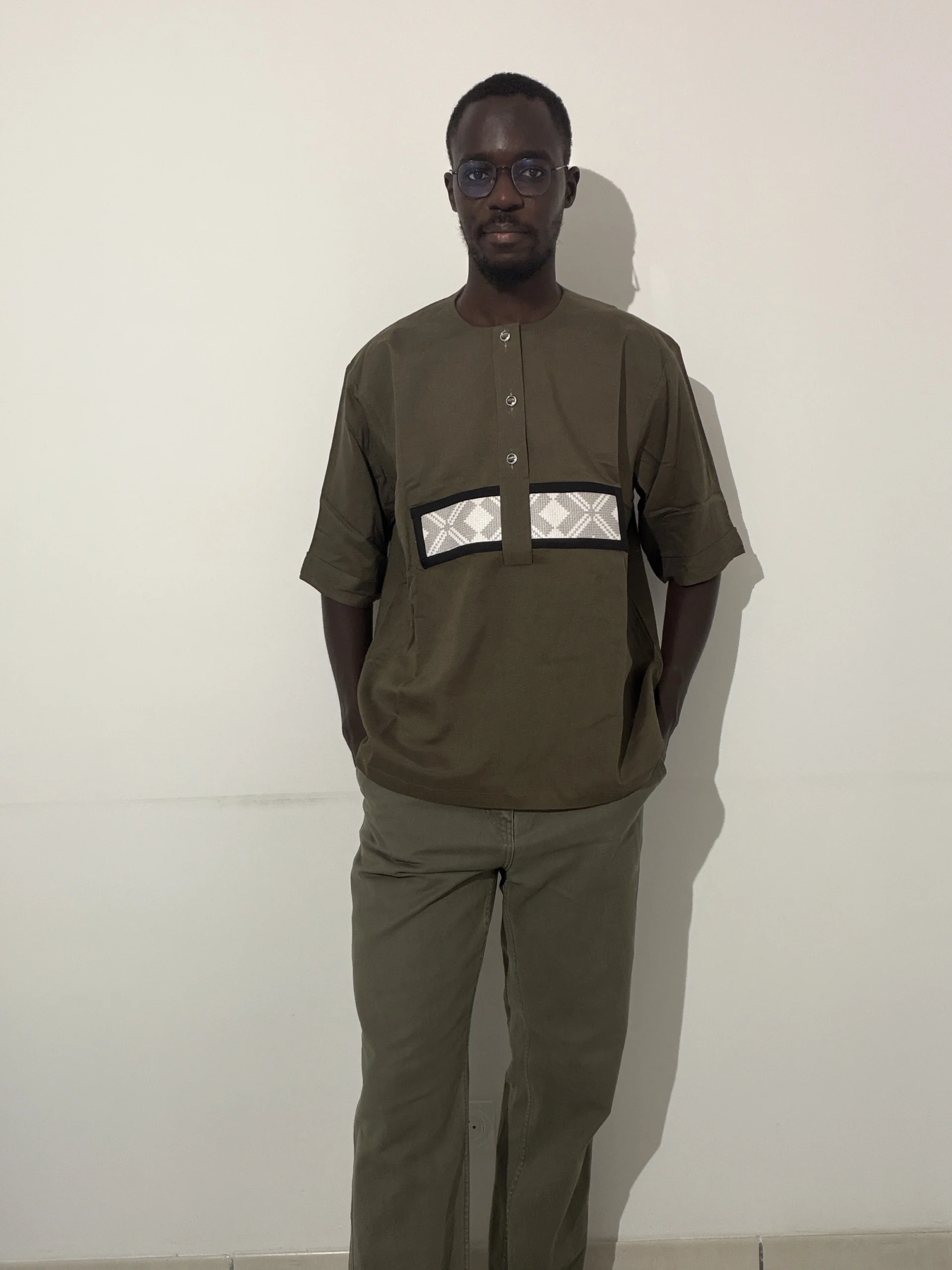 Chemise africaine d'été MAAM Shop lin - Kébémer - Vert d'olive – Image 3