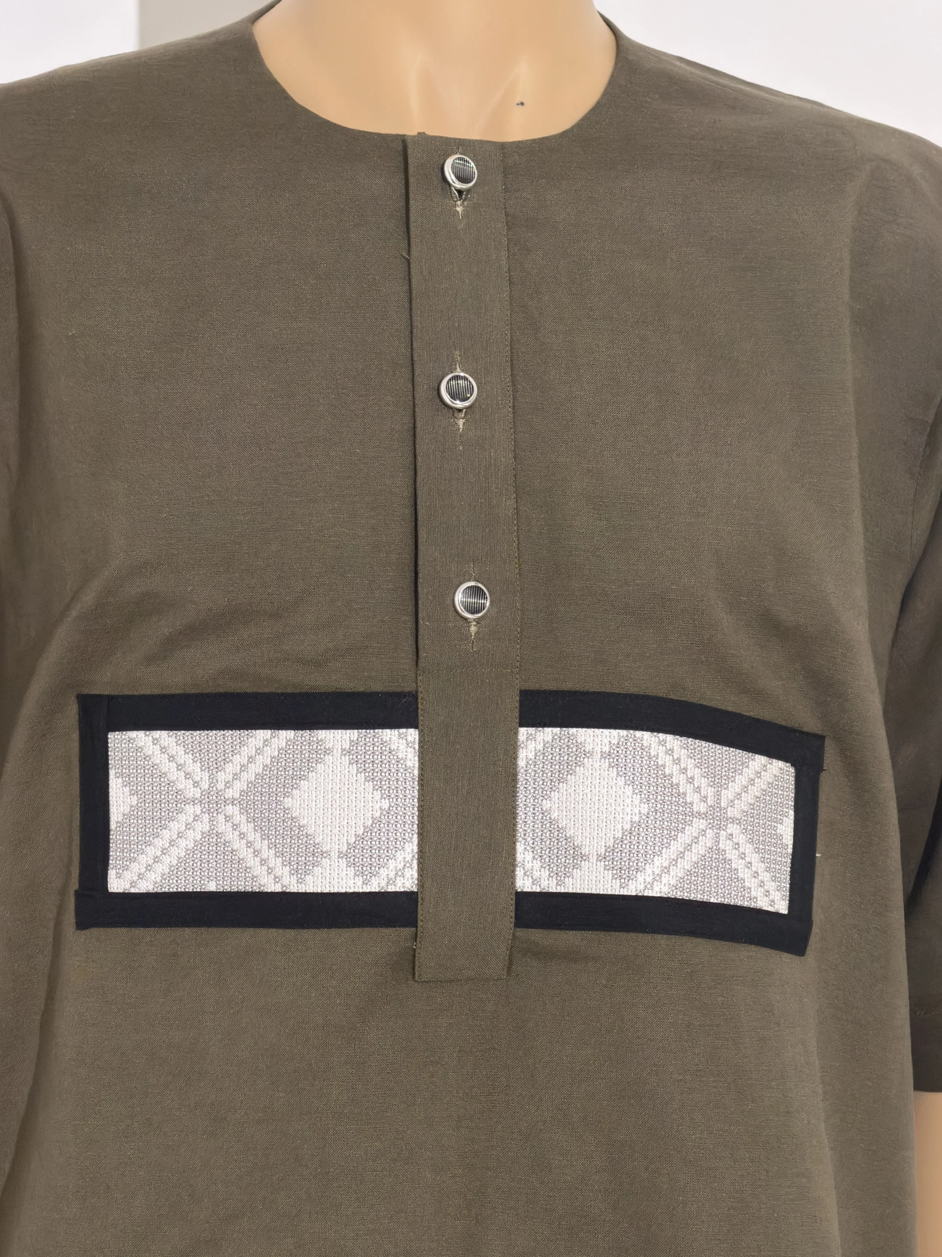 Chemise africaine d'été MAAM Shop lin - Kébémer - Vert d'olive – Image 4